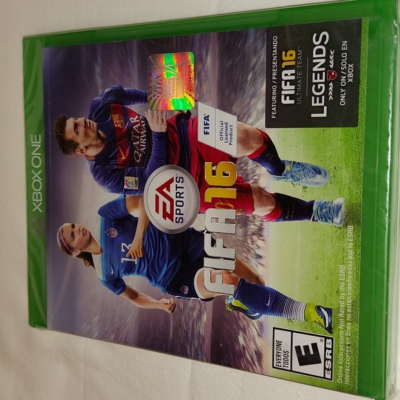 XBOX ONE  FIFA16 Game - Picture 1 of 3